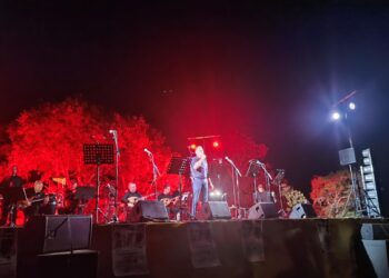 Κόσμος μέχρι το… φεγγάρι!