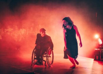 Όταν όλα καταρρέουν, η αναδρομή στο παρελθόν είναι απαραίτητη