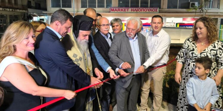 Αγκάλιασαν οι δημότες τα εγκαίνια της ανακαινισμένης πλατείας Ανεμομύλου στην Αμαλιάδα (φωτος)