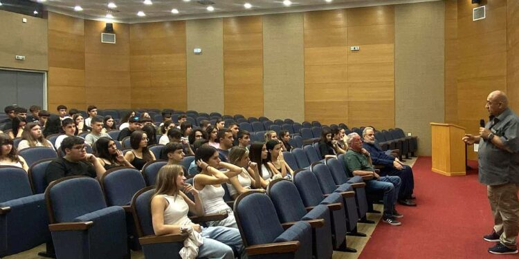 ΔΗΜΟΣ ΗΛΙΔΑΣ: Μάθημα ιστορίας και ανθρωπιάς για τους μαθητές του 1ου ΓΕΛ Αμαλιάδας από τα ασυνόδευτα παιδιά της Κύπρου