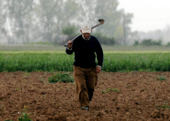 Σήμα κινδύνου εκπέμπουν χιλιάδες αγροτικές εκμεταλλεύσεις