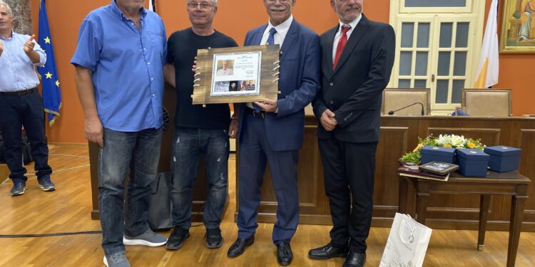 ΔΗΜΟΣ ΠΥΡΓΟΥ: Τίμησε τον Μιχάλη Μιχαήλ, ένα από τα παιδιά της Κύπρου που ήρθαν στην Ελλάδα μετά την τουρκική εισβολή