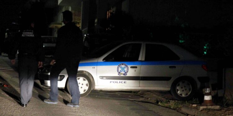 ΑΜΑΛΙΑΔΑ: “Μπούκαραν” σε σούπερ μάρκετ και αφαίρεσαν ποσό 4.000 ευρώ