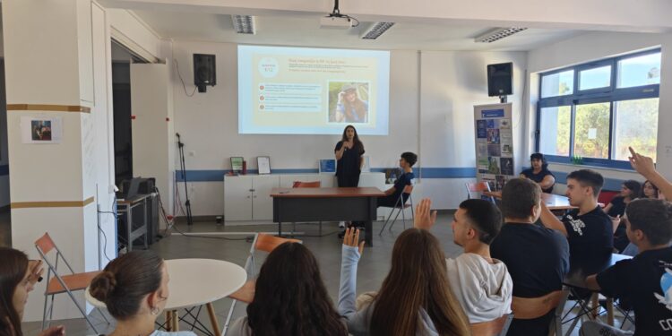 ΠΕΡΙΦΕΡΕΙΑ ΔΥΤΙΚΗΣ ΕΛΛΑΔΑΣ: Επίσκεψη του Europe Direct Δυτικής Ελλάδας στο 2ο Λύκειο Αμαλιάδας