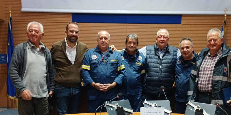 ΠΕΡΙΦΕΡΕΙΑ ΔΥΤΙΚΗΣ ΕΛΛΑΔΑΣ: Δωρεά στολών πυρόσβεσης στην Πολιτική Προστασία Δήμου Αρχαίας Ολυμπίας