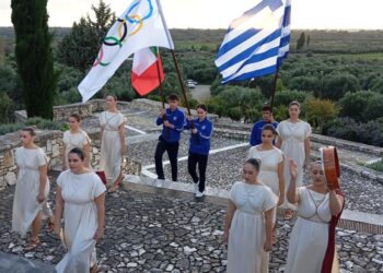 ΑΡΧΑΙΑ ΗΛΙΔΑ: Υποδέχθηκε την Ολυμπιακή Φλόγα σε μια συγκινητική και γεμάτη συμβολισμούς τελετή