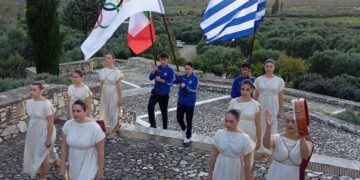 ΑΡΧΑΙΑ ΗΛΙΔΑ: Υποδέχθηκε την Ολυμπιακή Φλόγα σε μια συγκινητική και γεμάτη συμβολισμούς τελετή