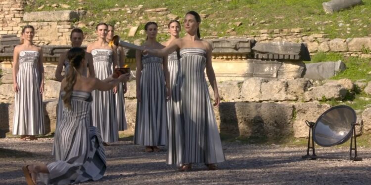 ΞΕΚΙΝΗΣΕ ΤΟ ΤΑΞΙΔΙ ΤΗΣ! (φωτος)