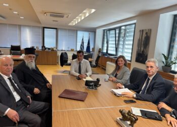 ΔΙΟΝΥΣΙΑ ΑΥΓΕΡΙΝΟΠΟΥΛΟΥ: Συνάντηση του Μητροπολίτη Ηλείας, κ. Αθανασίου και της Βουλευτού Ηλείας  με τον Υπουργό Μετανάστευσης και Ασύλου για ζητήματα λειτουργίας της Ελεγχόμενης Δομής Φιλοθέης Πύργου