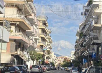ΔΗΜΟΣ ΠΥΡΓΟΥ: Ο Πύργος φοράει τα γιορτινά του