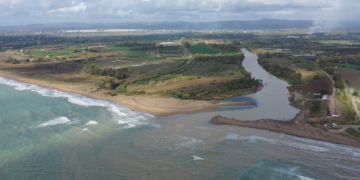 “Προβλέποντας το Απρόβλεπτο: Τεχνητή Νοημοσύνη για Έγκαιρη Πρόγνωση Συνδυαστικών Παράκτιων Πλημμυρών”