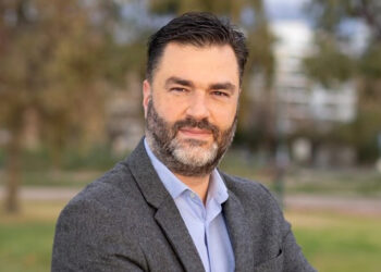 Σπύρος Σκιαδαρέσης: Ζητά έκτακτη σύγκλιση του Περιφερειακού Συμβουλίου για το αιφνιδιαστικό “λουκέτο” σε δεκάδες καταστήματα των ΕΛΤΑ