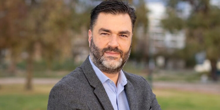 Σπύρος Σκιαδαρέσης: Ζητά έκτακτη σύγκλιση του Περιφερειακού Συμβουλίου για το αιφνιδιαστικό “λουκέτο” σε δεκάδες καταστήματα των ΕΛΤΑ