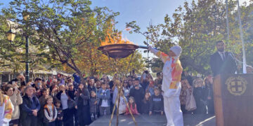 ΠΥΡΓΟΣ: Εντυπωσιακή η υποδοχή της Φλόγας των Ολυμπιακών Αγώνων (φωτος)