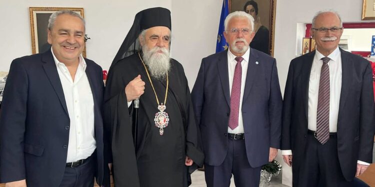 Σε κλίμα ενότητας και θέρμης η ονομαστική εορτή του Δημάρχου Ήλιδας Χρήστου Χριστοδουλόπουλου, ανήμερα των Χριστουγέννων στο γραφείο του