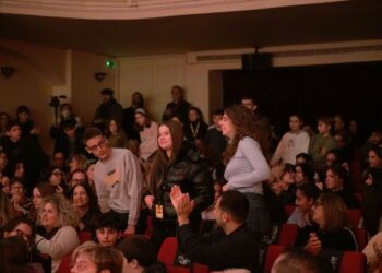28ο ΔΙΕΘΝΕΣ ΦΕΣΤΙΒΑΛ ΚΙΝΗΜΑΤΟΓΡΑΦΟΥ ΟΛΥΜΠΙΑΣ ΓΙΑ ΠΑΙΔΙΑ ΚΑΙ ΝΕΟΥΣ – 25η ΕΥΡΩΠΑΪΚΗ ΣΥΝΑΝΤΗΣΗ ΝΕΑΝΙΚΗΣ ΟΠΤΙΚΟΑΚΟΥΣΤΙΚΗΣ ΔΗΜΙΟΥΡΓΙΑΣ CAMERA ZIZANIO: Με λαμπρότητα η τελετή έναρξης στο κατάμεστο θέατρο “ΑΠΟΛΛΩΝ”