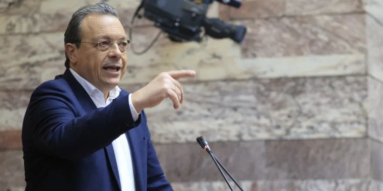  Φάμελλος στην ΚΟ του ΣΥΡΙΖΑ: “Ο κ. Μητσοτάκης είναι αυτός που κλείνει τις εθνικές οδούς”
