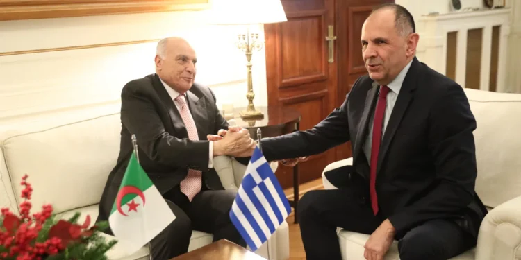 Γεραπετρίτης με ΥΠΕΞ Αλγερίας: “Ενώνουμε τις φωνές μας στη βάση του Διεθνούς Δικαίου”