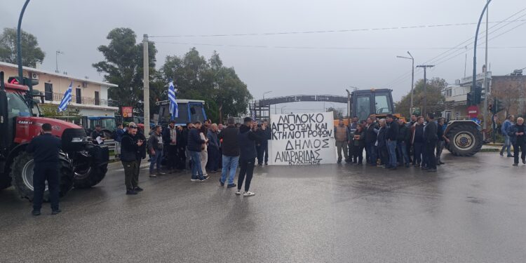Μεγάλη συγκέντρωση και στα Λεχαινά από αγρότες και κτηνοτρόφους!