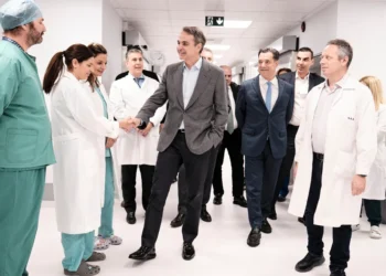 Επίσκεψη Μητσοτάκη στις ανακαινισμένες κλίνες του “Αγίου Σάββα”: “Το ΕΣΥ αλλάζει, το ταμείο Ανάκαμψης αξιοποιείται πλήρως”