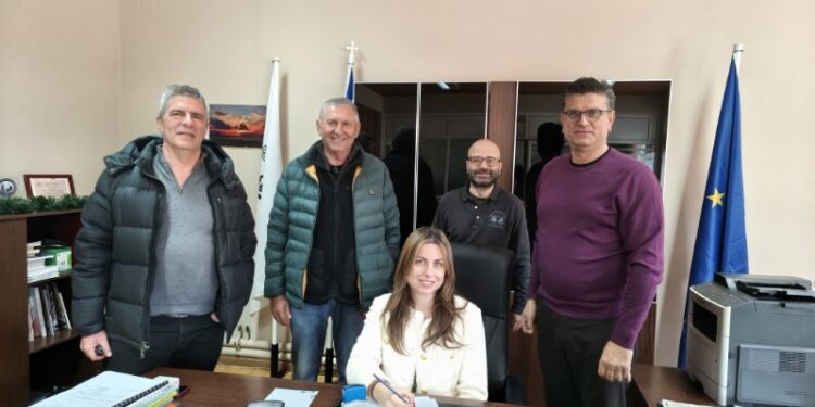ΔΗΜΟΣ ΑΝΔΡΑΒΙΔΑΣ – ΚΥΛΛΗΝΗΣ: Υπεγράφη η σύμβαση για την βελτίωση βατότητας με τοπικές παρεμβάσεις οδών