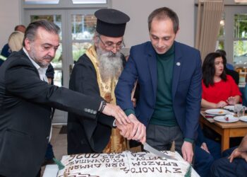 ΔΗΜΟΣ ΑΡΧΑΙΑΣ ΟΛΥΜΠΙΑΣ: Σε ζεστό κλίμα έκοψαν την πίτα τους οι εργαζόμενοι!