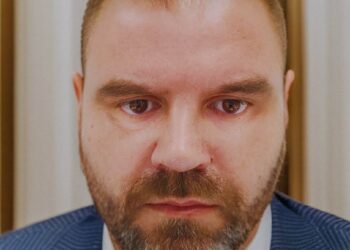 Στροφέας Ισχύος & Διαρκής Υπεροχή: Θεμέλιο και Αξιώματα μιας Νέας Σχολής Στρατηγικής