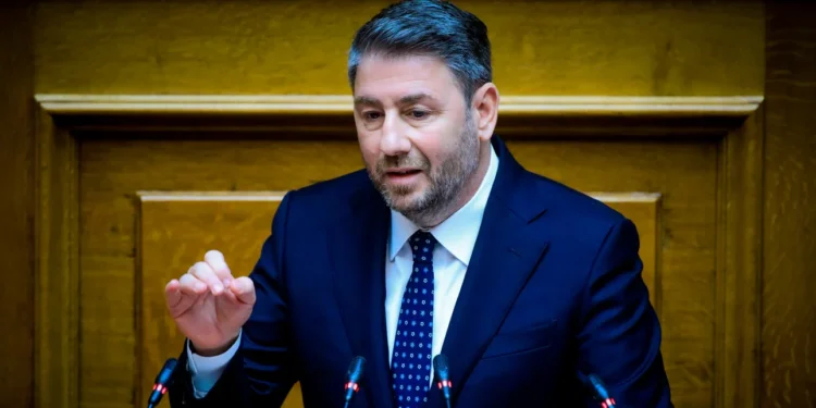 Ανδρουλάκης: Προτείνει επιβολή έκτακτης εισφοράς στα τραπεζικά κέρδη για τα έτη 2025 και 2026