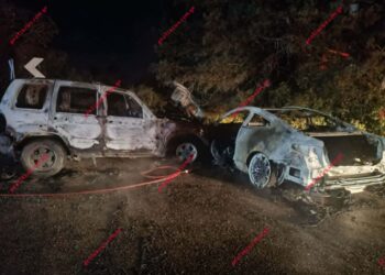 Παρανάλωμα τα δύο ΙΧ που ενεπλάκησαν σε τροχαίο