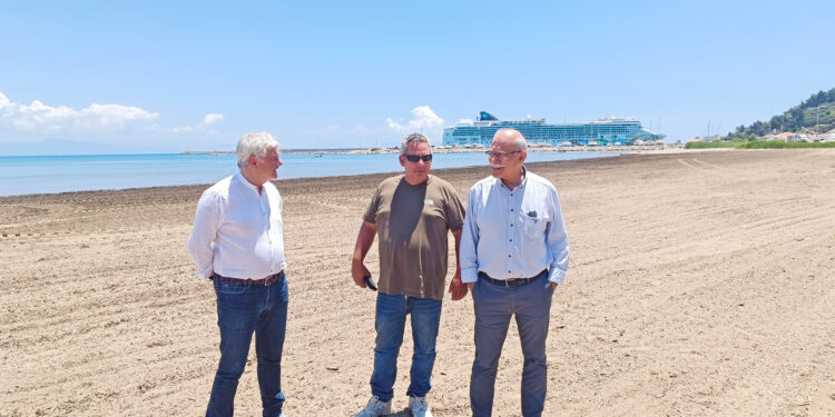 ΔΗΜΟΣ ΠΥΡΓΟΥ: Προχωρούν οι εργασίες καθαρισμού των ακτών του!