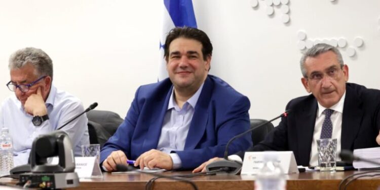 Η ΕΝΠΕ στα “κάγκελα”