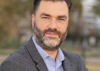 “ΝΕΑ ΔΥΤΙΚΗ ΕΛΛΑΔΑ – ΕΝΩΜΕΝΟΙ ΜΠΟΡΟΥΜΕ”: Κρίσιμα ερωτήματα για την ανάπλαση της χερσαίας ζώνης του Λιμένα Κατακόλου