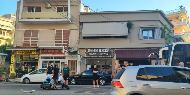 ΠΥΡΓΟΣ: Τροχαίο ατύχημα με τραυματισμό οδηγό μηχανής!