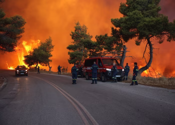 Πύρινο εξαήμερο με πέντε νεκρούς και πάνω από 187.000 στρέμματα στάχτη