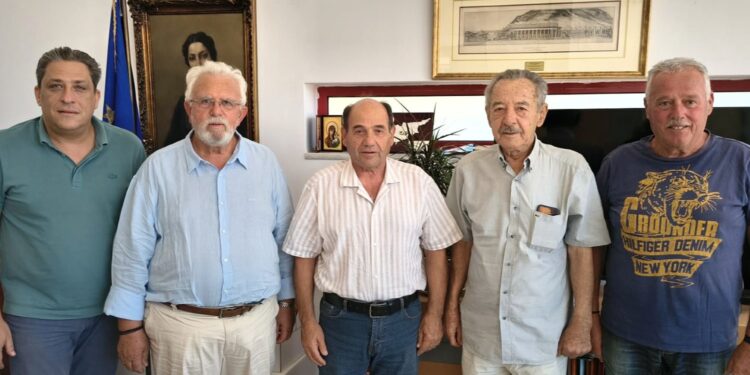 ΔΗΜΟΣ ΗΛΙΔΑΣ: Συνάντηση του Δημάρχου Χρήστου Χριστοδουλόπουλου με τον αναπλ. Τομεάρχη Υγείας της ΕΛ.Α.Σ. Γιώργο Μπουλμπασάκο