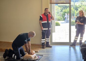 ΔΗΜΟΣ ΑΡΧΑΙΑΣ ΟΛΥΜΠΙΑΣ: Εκπαίδευση στην ΚΑΡΠΑ και στις πρώτες βοήθειες από το ΕΚΑΒ